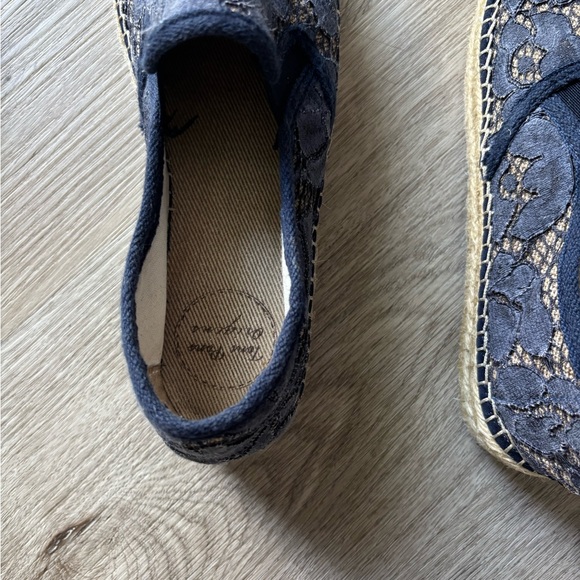Tom Poms - Women's Lace Espadrilles - Picture 5 of 6